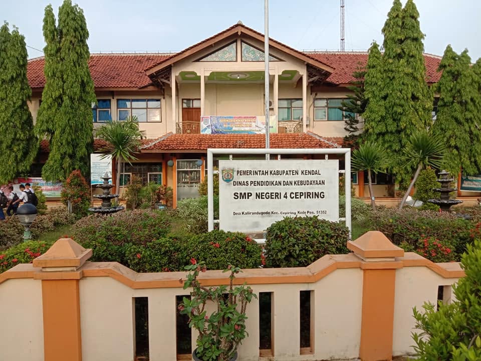 Gedung Sekolah SMP N 4 Cepiring